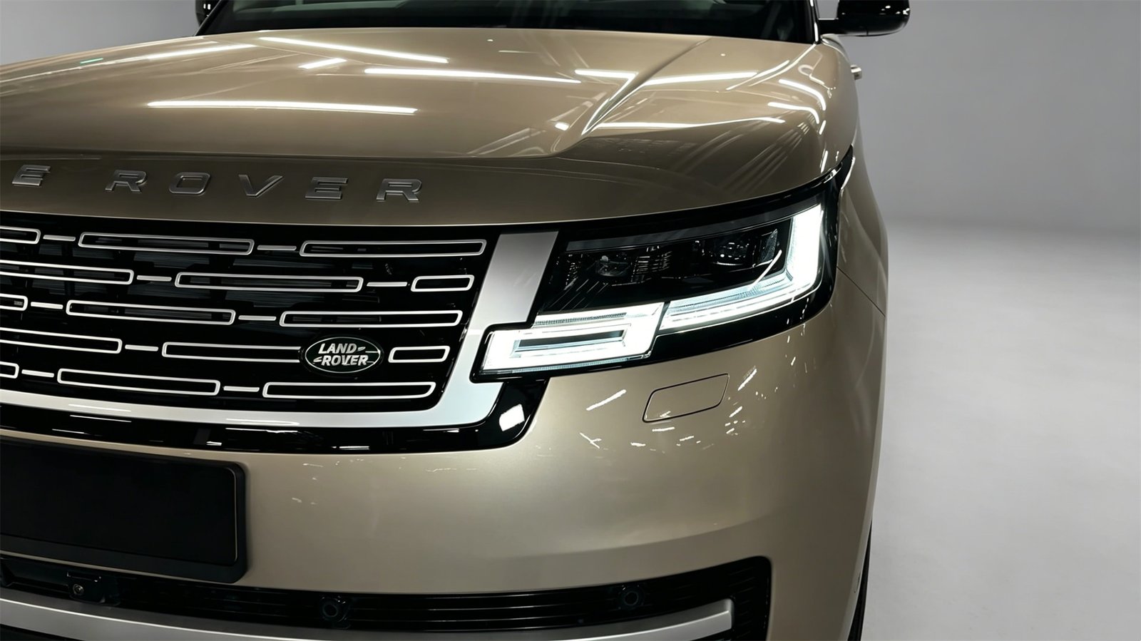 Colse Up 2026 Range Rover (1)