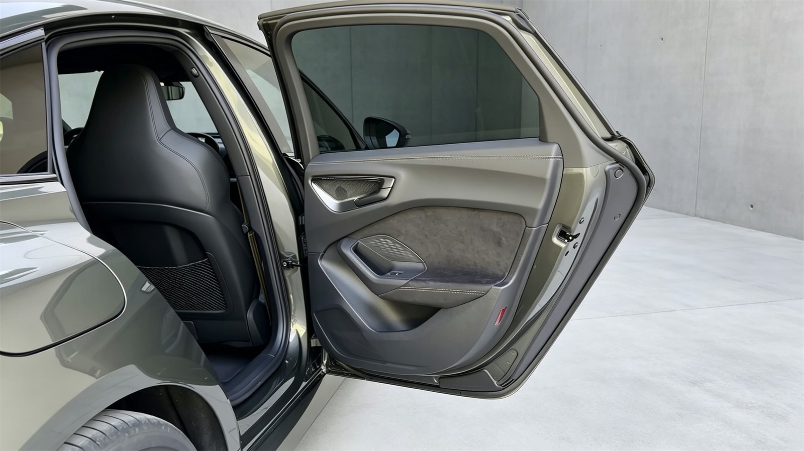Doors 2027 Audi RS5 (1)