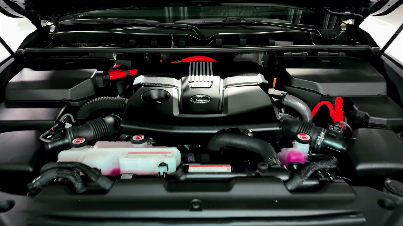 Engine 2026 Lexus LX700h (2)