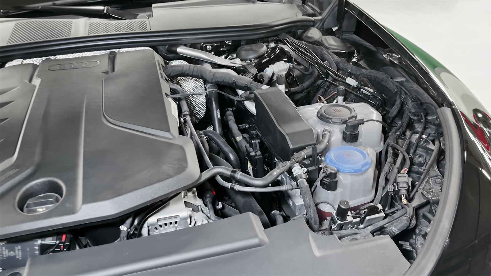Engine 2027 Audi A6L (3)