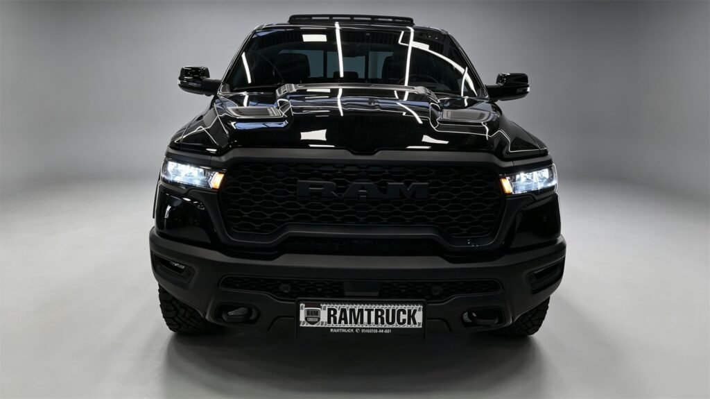 Exterior 2026 RAM 1500 Rebel GT (3)
