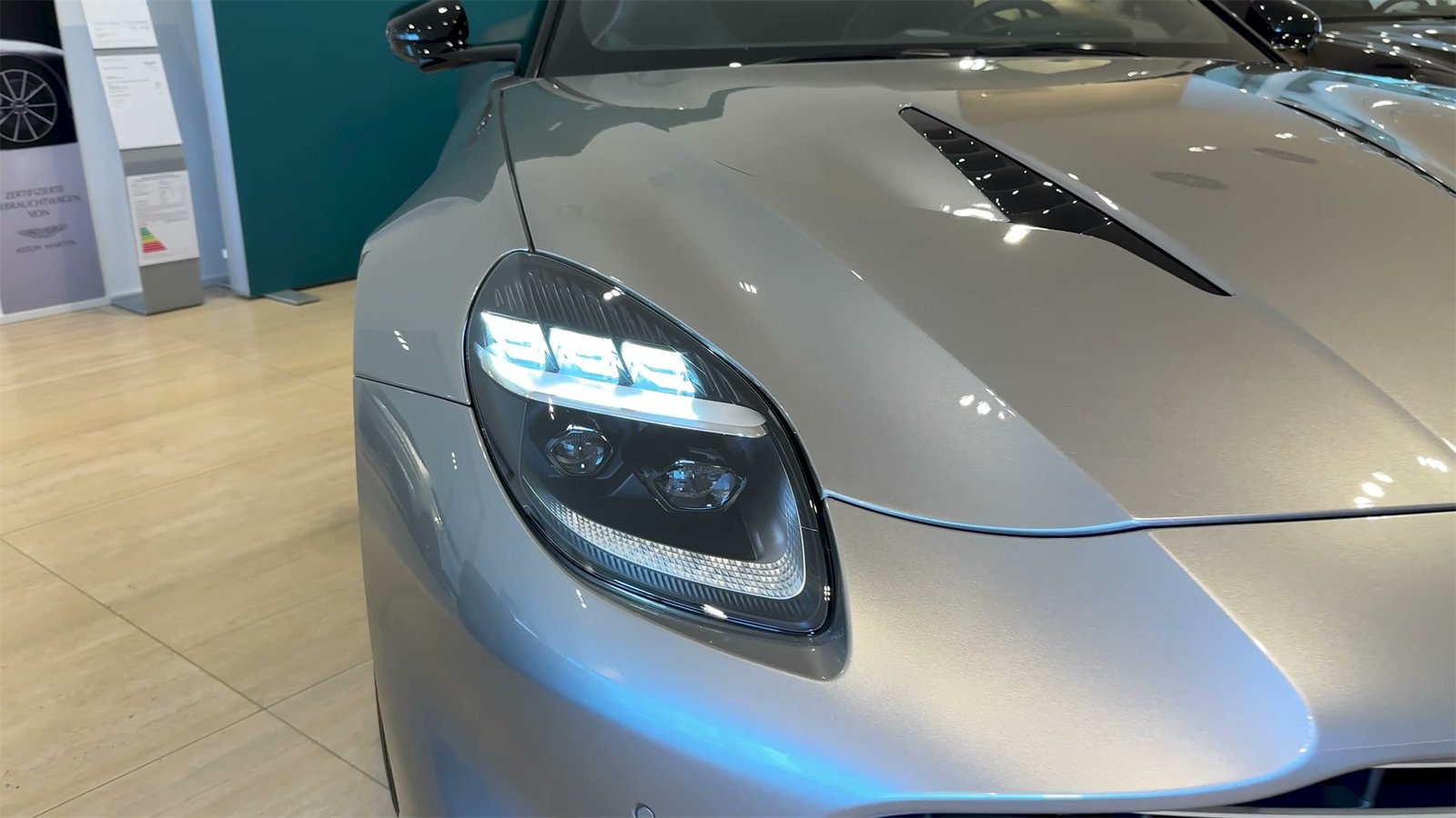 Exterior Aston Martin Vanquish Volante (1)