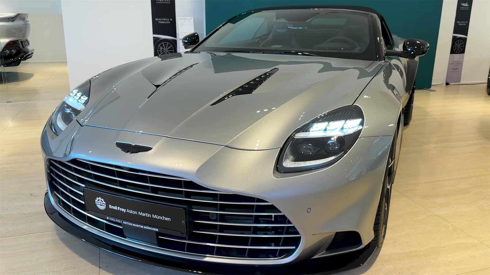 Exterior Aston Martin Vanquish Volante (4)