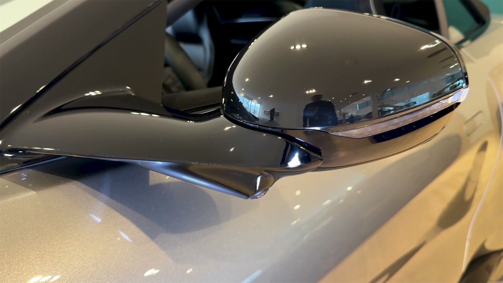 Exterior Aston Martin Vanquish Volante (7)