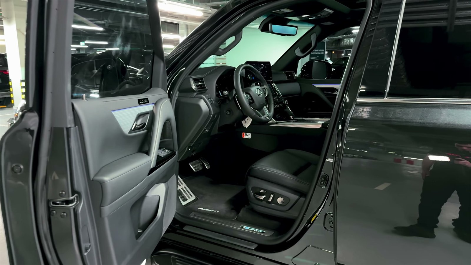 Interior 2026 Lexus LX700h (1)