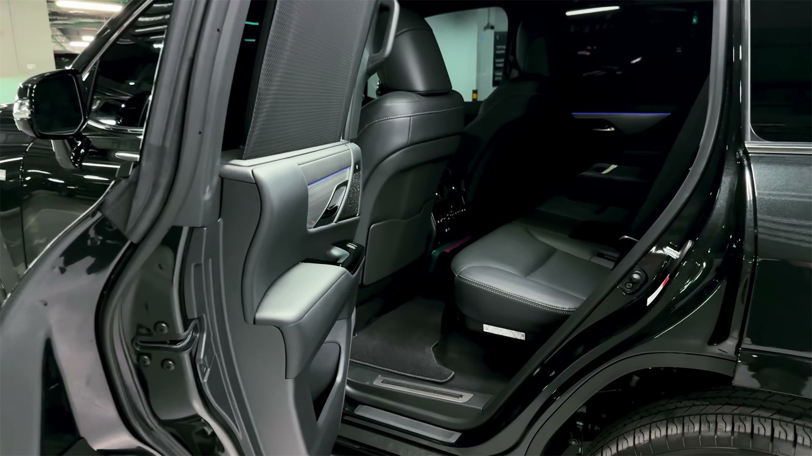 Interior 2026 Lexus LX700h (6)