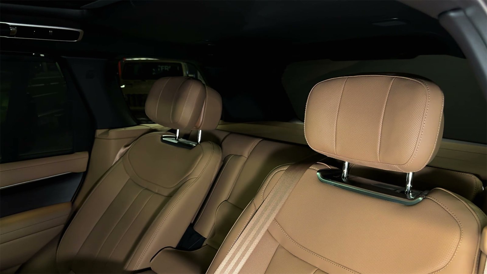 Interior 2026 Range Rover (14)