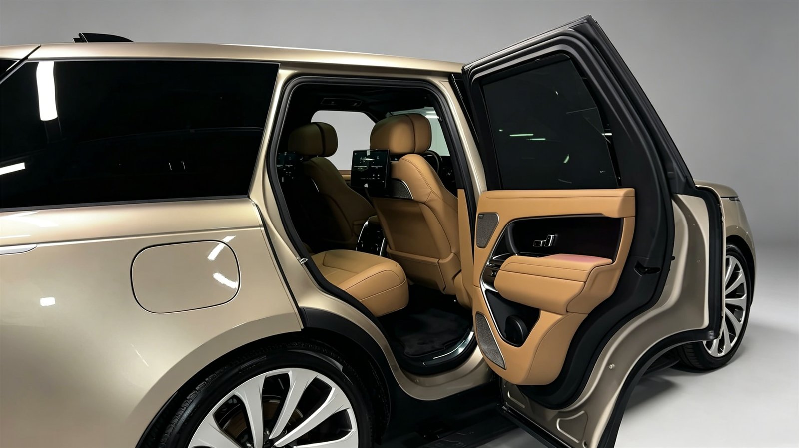 Interior 2026 Range Rover (2)