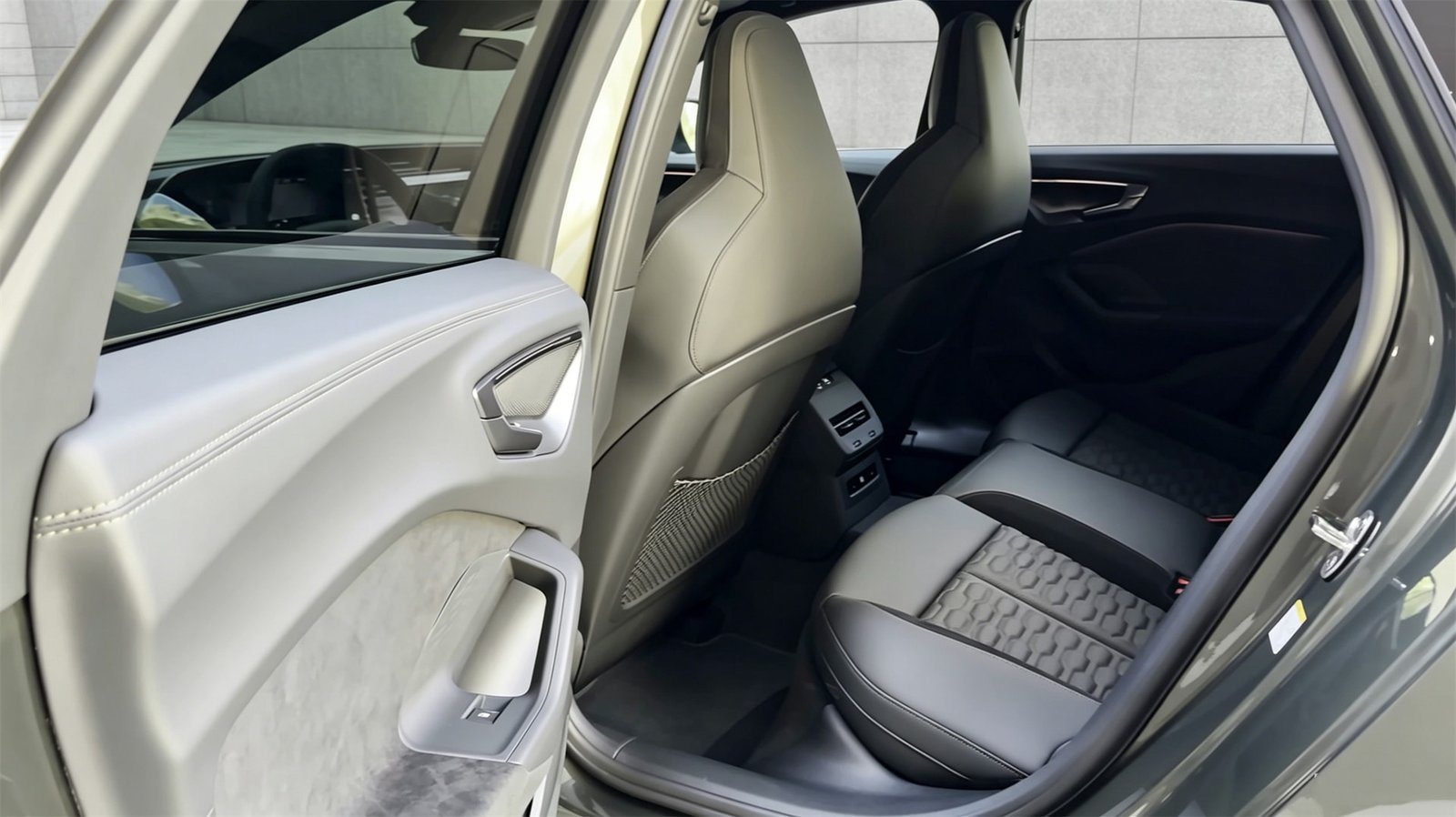 Interior 2027 Audi RS5 (7)