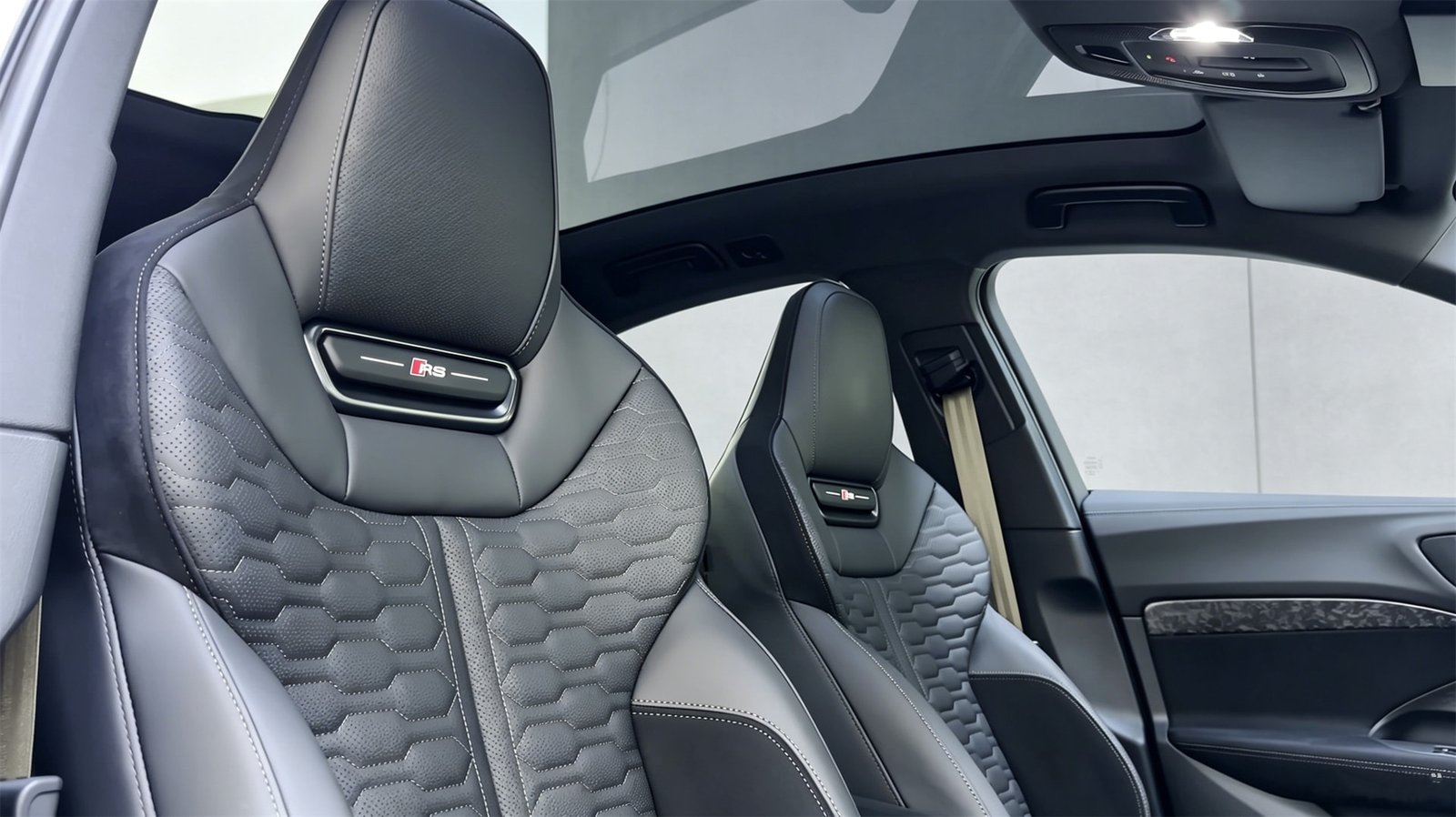 Interior 2027 Audi RS5 (8)