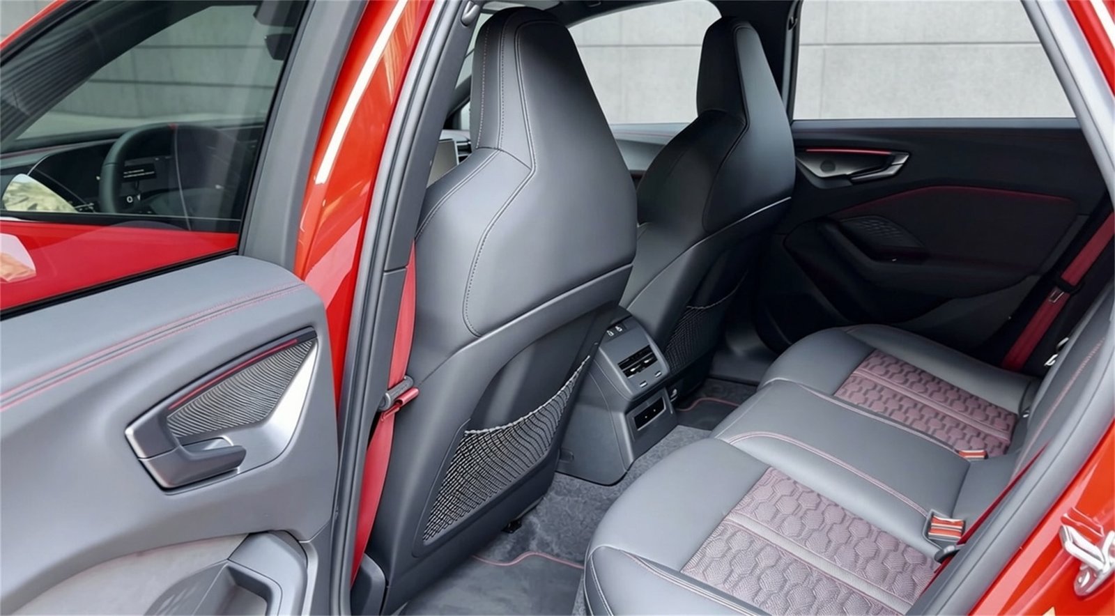 Interior 2027 Audi RS5 Avant (8)
