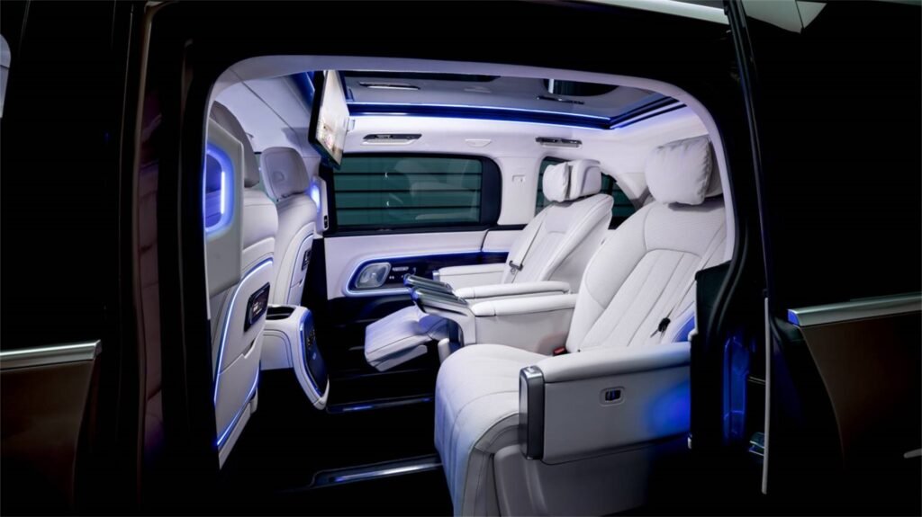 Interior 2027 Mercedes Benz VLE (5)