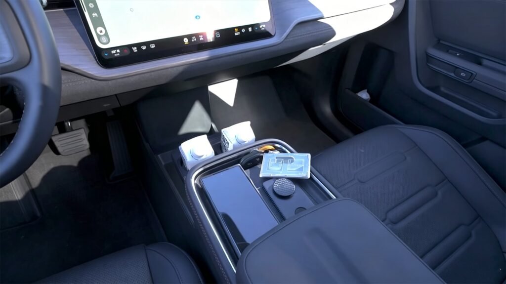 Interior 2027 Rivian R2 (11)