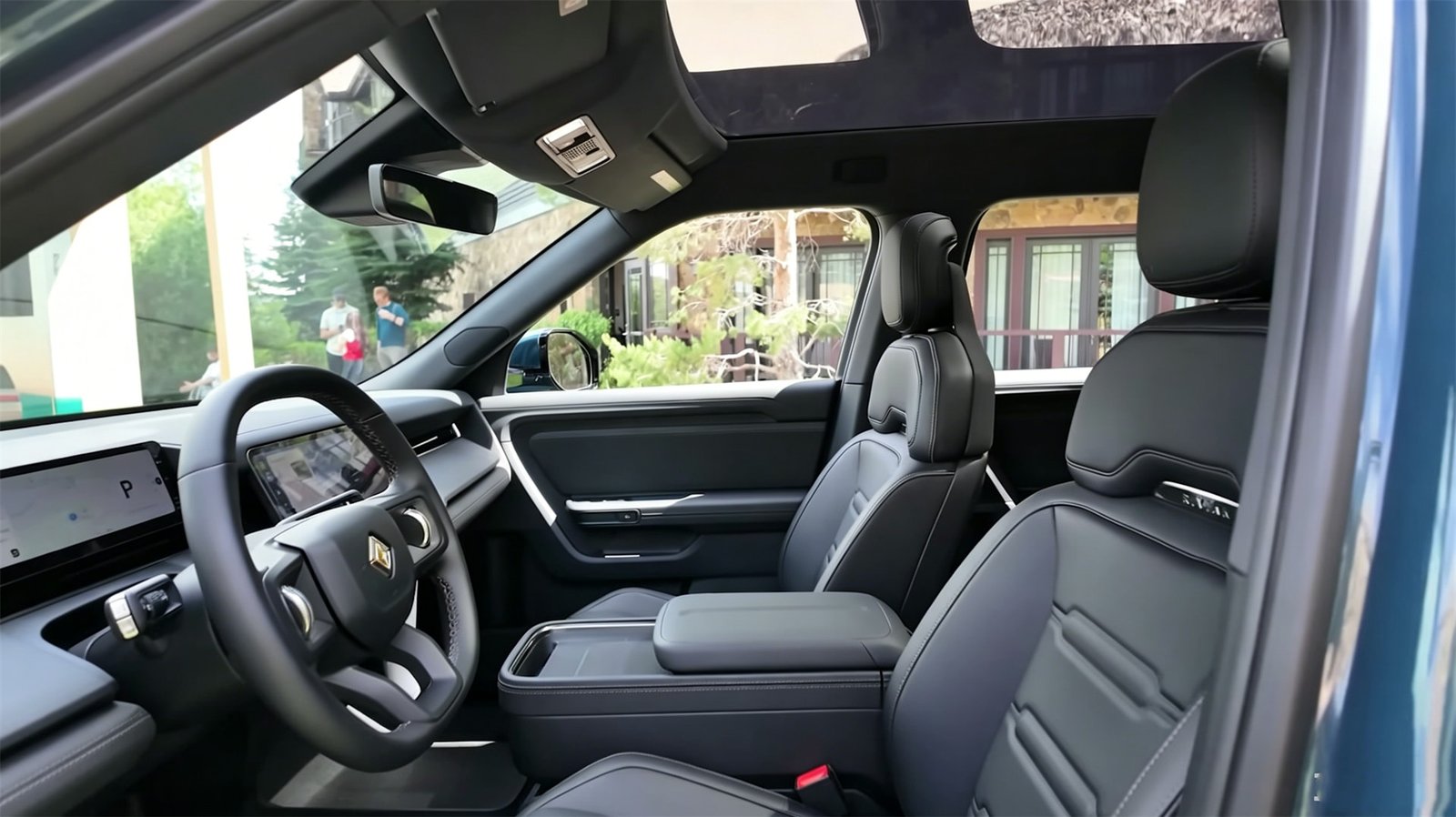 Interior 2027 Rivian R2 (12)