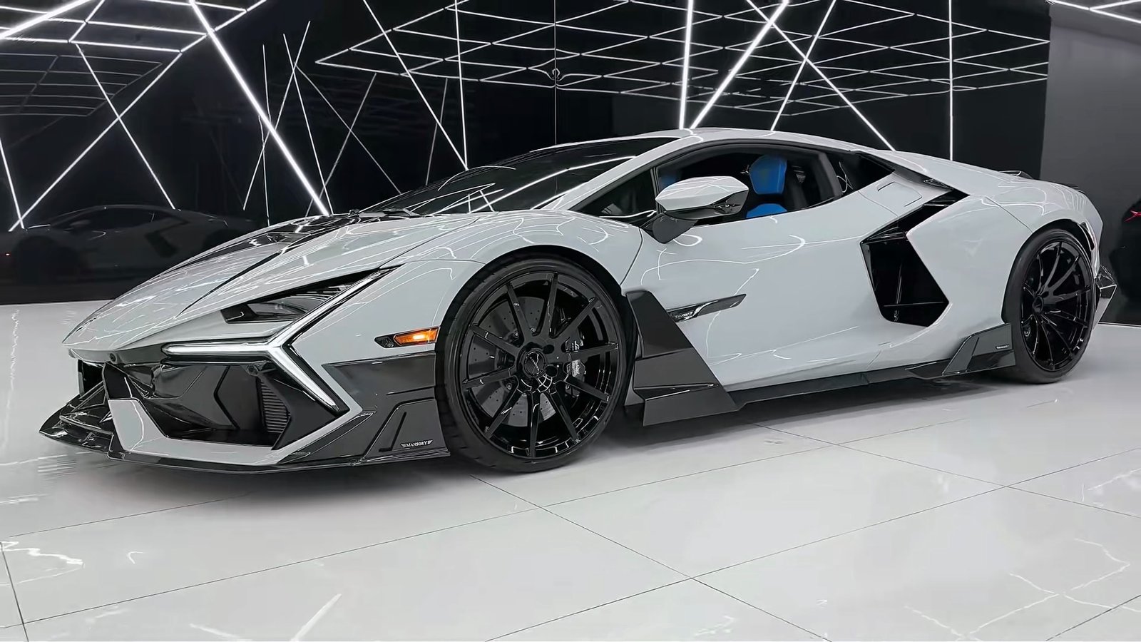 Lamborghini Revuelto