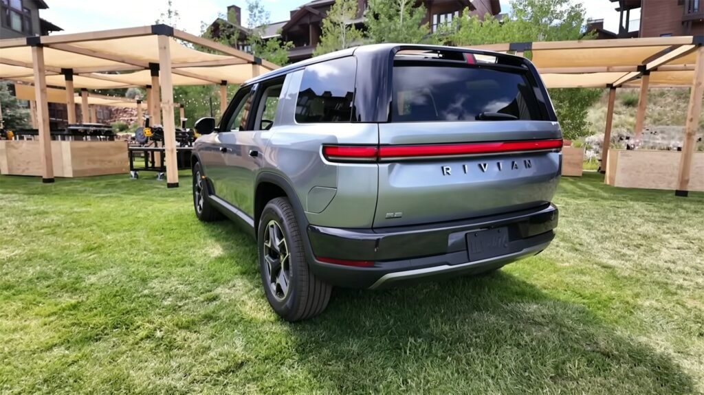 Overview 2027 Rivian R2 (5)