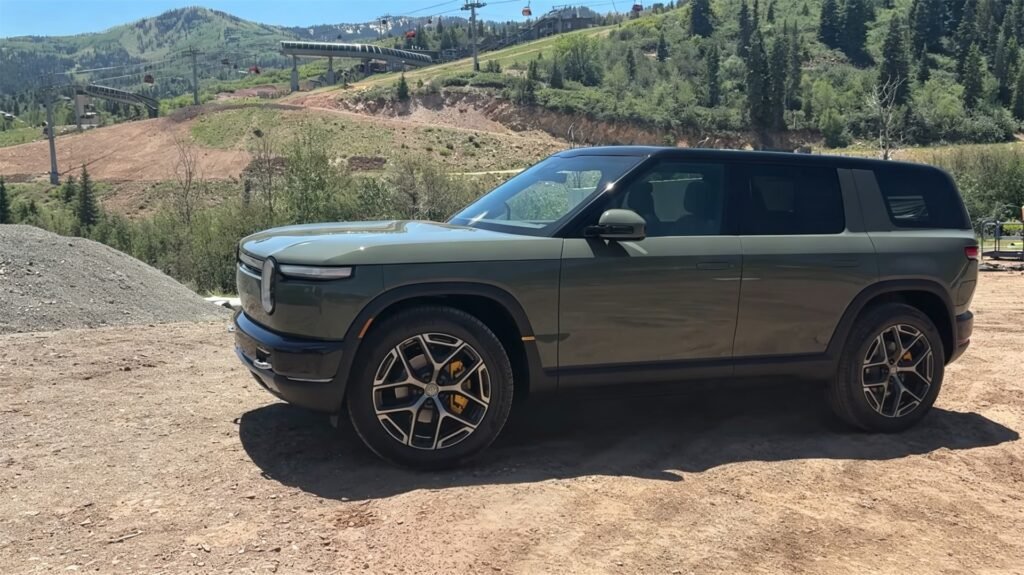 Overview 2027 Rivian R2 (7)