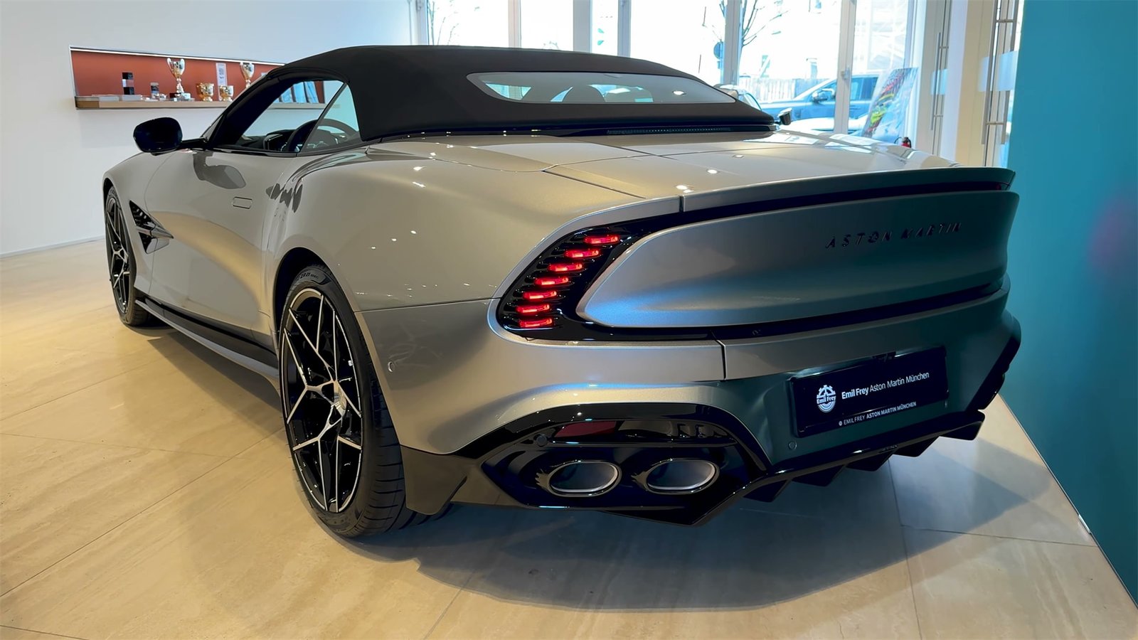 Rear Side Aston Martin Vanquish Volante