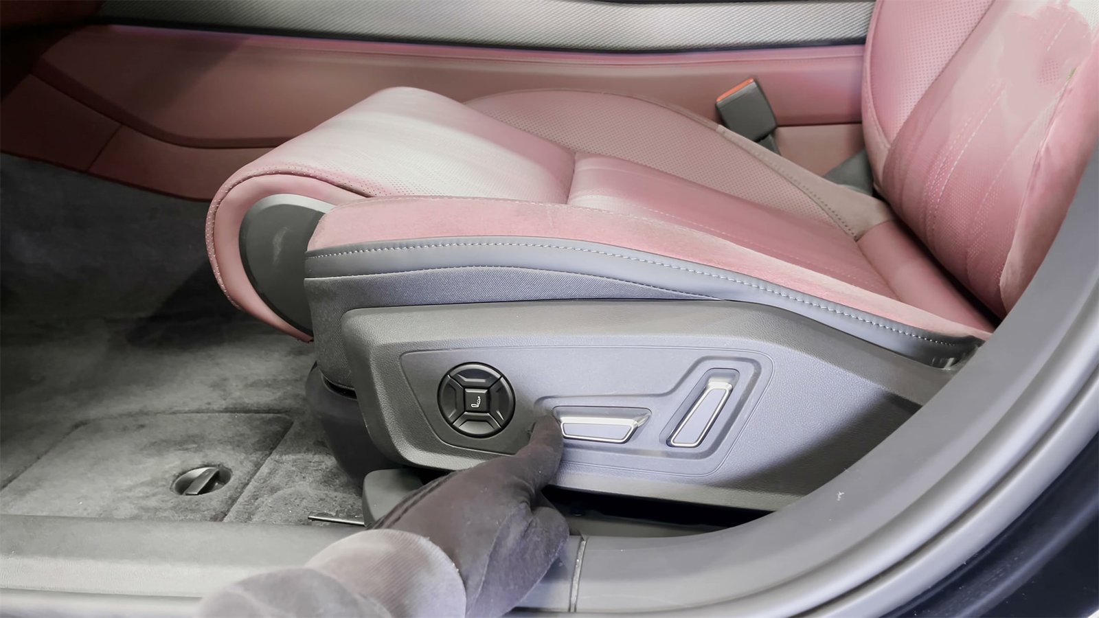 Seat 2027 Audi A6L
