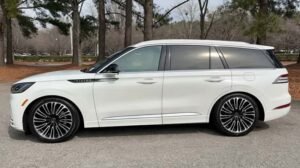 Top 10 Best Midsize 3 Row Luxury SUVs of 2026