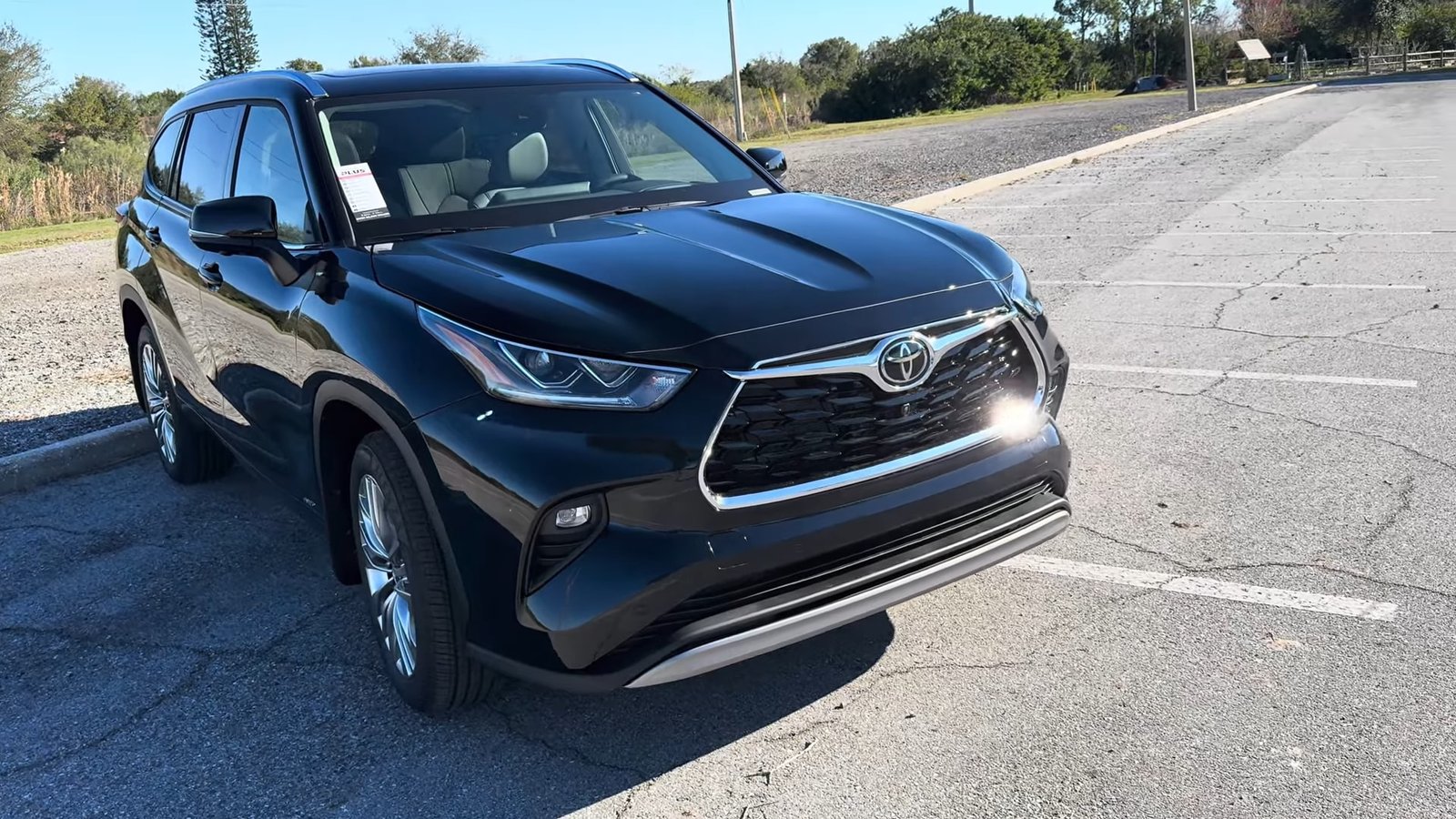 Top 15 2026 Toyota Highlander Hybrid Best Midsize 3 Row SUVs of 2026