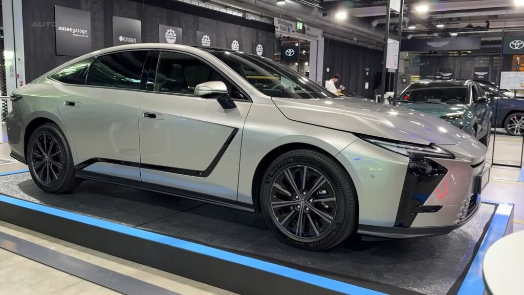 Top 3 2026 Lexus ES Midsize Luxury Sedans 2026