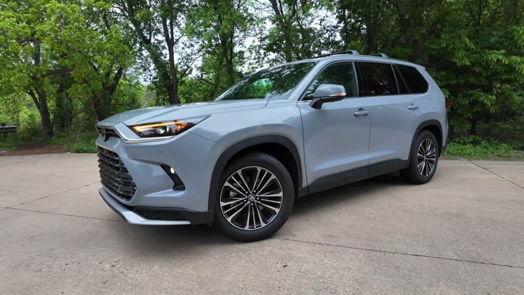 Top 3 2026 Toyota Grand Highlander Hybrid Best Midsize 3 Row SUVs of 2026