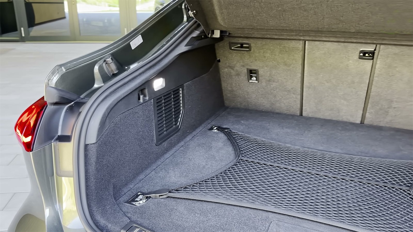 Trunk 2027 Audi RS5 (2)