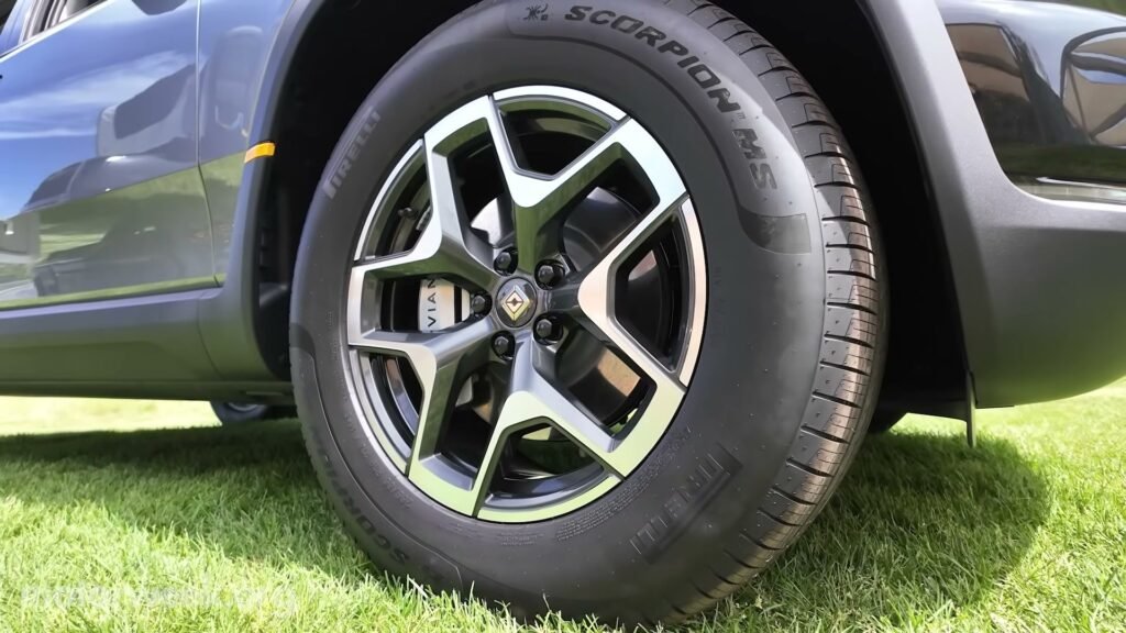 Wheel 2027 Rivian R2 (1)